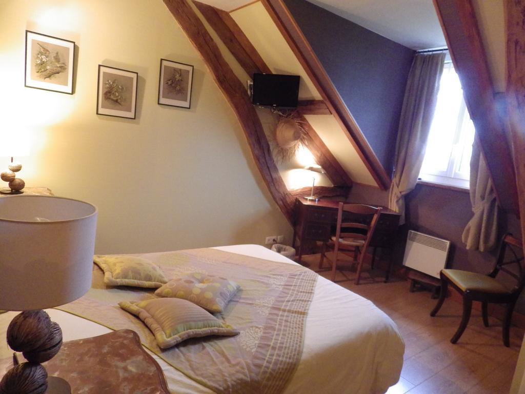 Ferme Clatot Hotel Les Trois Pierres Exterior photo